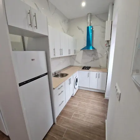 Arroyo Apartment *